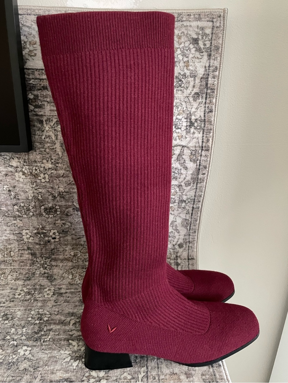Vivaia Tara Pro Knee High Wool Boots Bordeaux Red Size 7.5 Water Repellent
